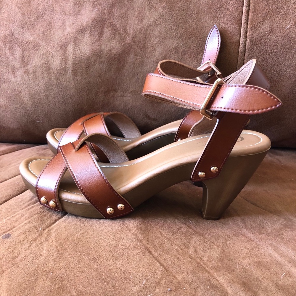 Cato’s Sandals - Picture 3 of 5